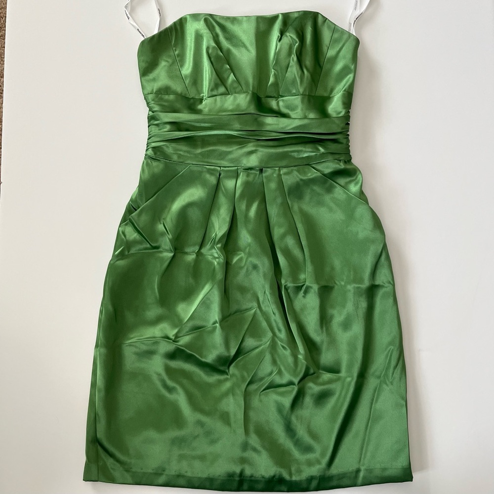 Women’s David’s Bridal Formal Dress